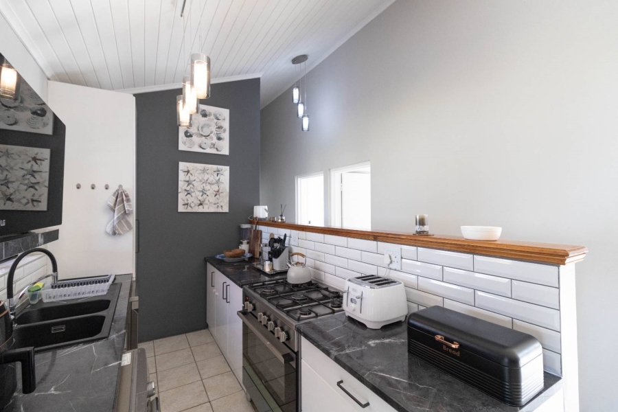 4 Bedroom Property for Sale in Sandbaai Western Cape